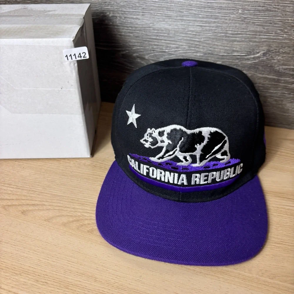 outdoor cap Company good used